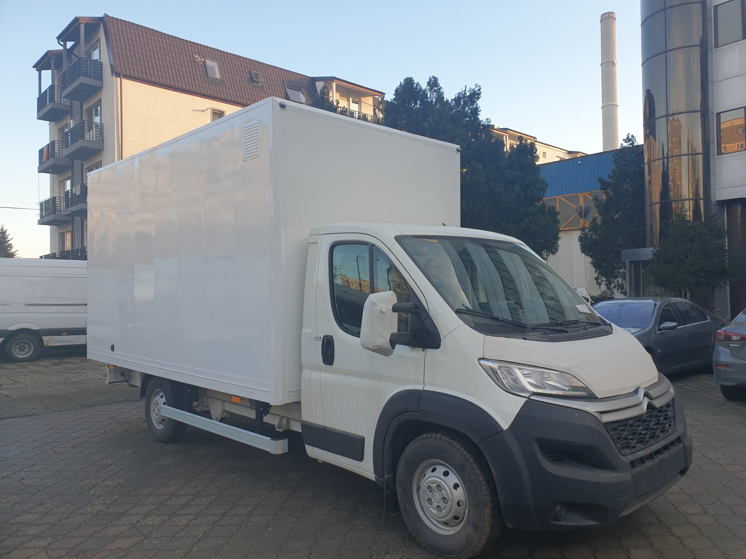 carosare auto, carosari auto, caroserii auto, carosare autoutilitare, carosare camion, carosare platforma auto, carosare prelata, carosare furgon, carosare frigorifica, suprastructuri auto, carosare vehicule comerciale, producator carosari auto, carosare utilitare, carosare transport marfa, carosare profesionala